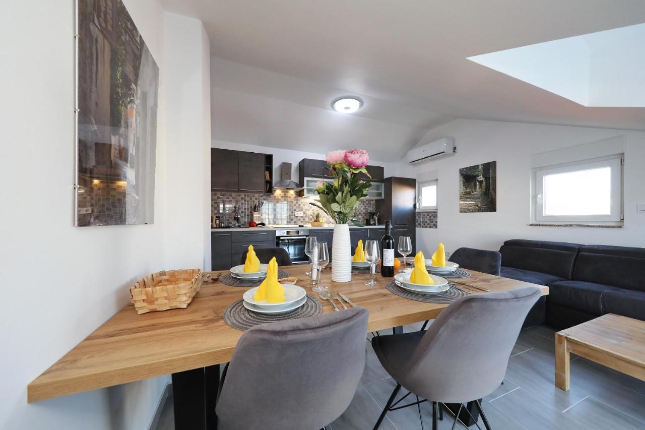 Apartments Oliva วรซี ภายนอก รูปภาพ
