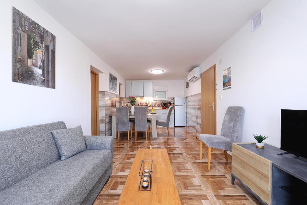 Apartments Oliva วรซี ภายนอก รูปภาพ