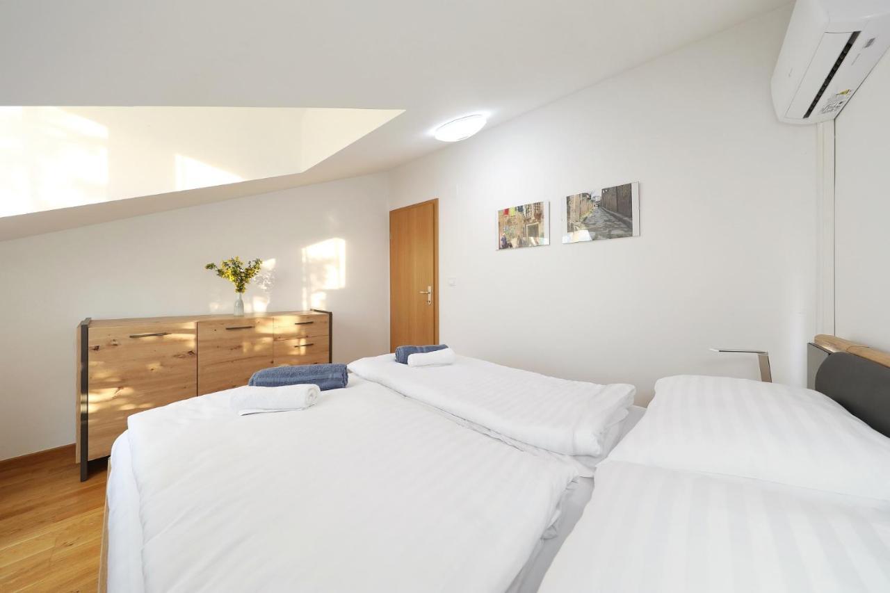 Apartments Oliva วรซี ภายนอก รูปภาพ