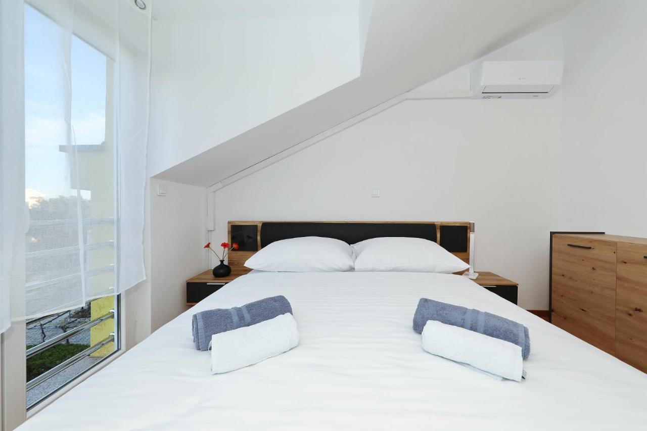 Apartments Oliva วรซี ภายนอก รูปภาพ